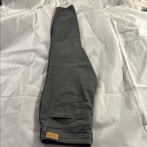 Aeropostale Green Skinny Jeans with Sleek Design